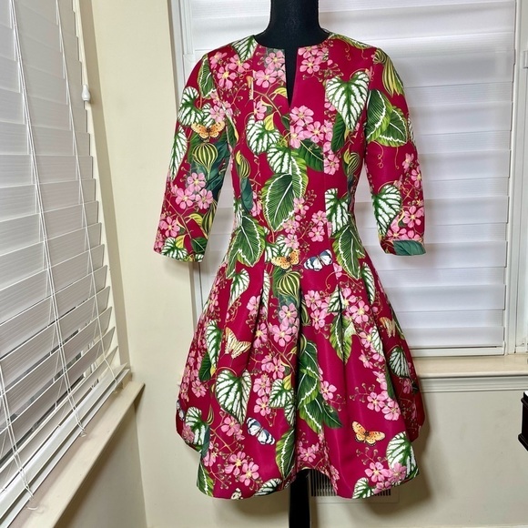 Oscar de la Renta
Ruby Mixed Botanical Split Neck Flare Dress - Picture 5 of 16